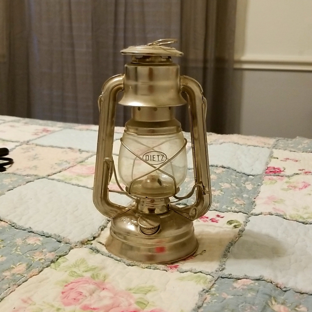 Dietz Original Oil Lantern